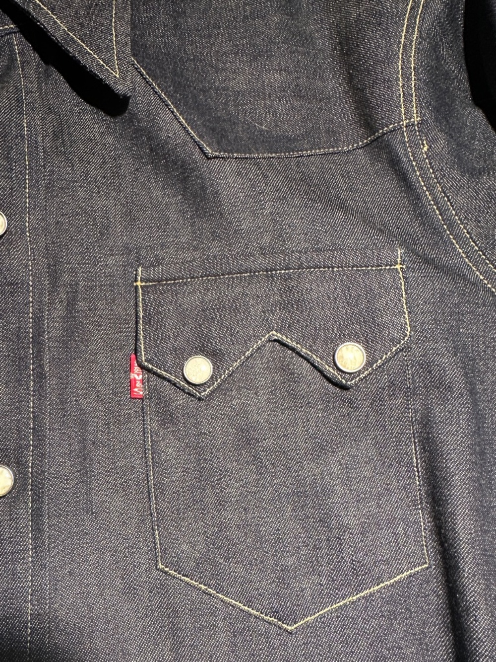 Levi's 'Big E' Denim Western Shirt - Picture 4 of 16